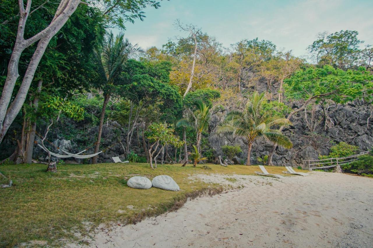 Sangat Island Dive Resort Coron Exterior photo